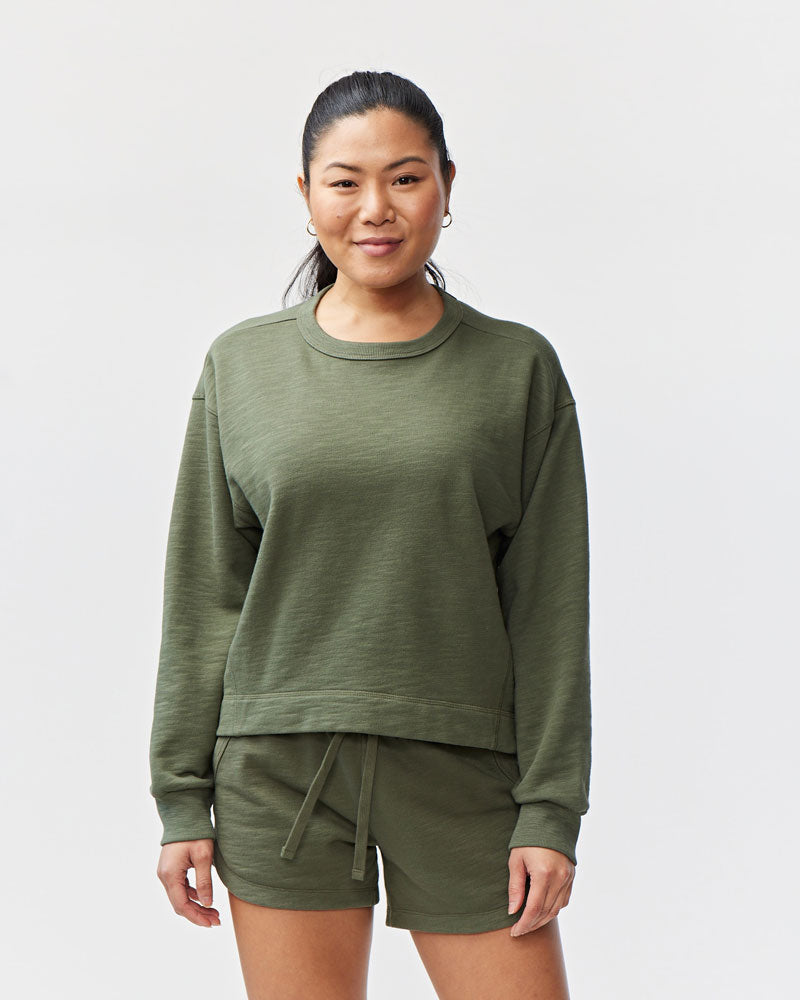 Freasy Crew Sweatshirt — Soft Garment-Dyed Crewneck for Men & Women | 3 Colors, XS–XXL